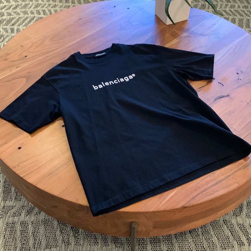 🕶️ Used Like new Balenciaga t shirt size XS